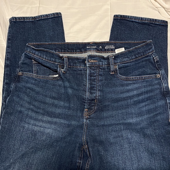 Old Navy Sky-Hi straight Jeans - Picture 2 of 3